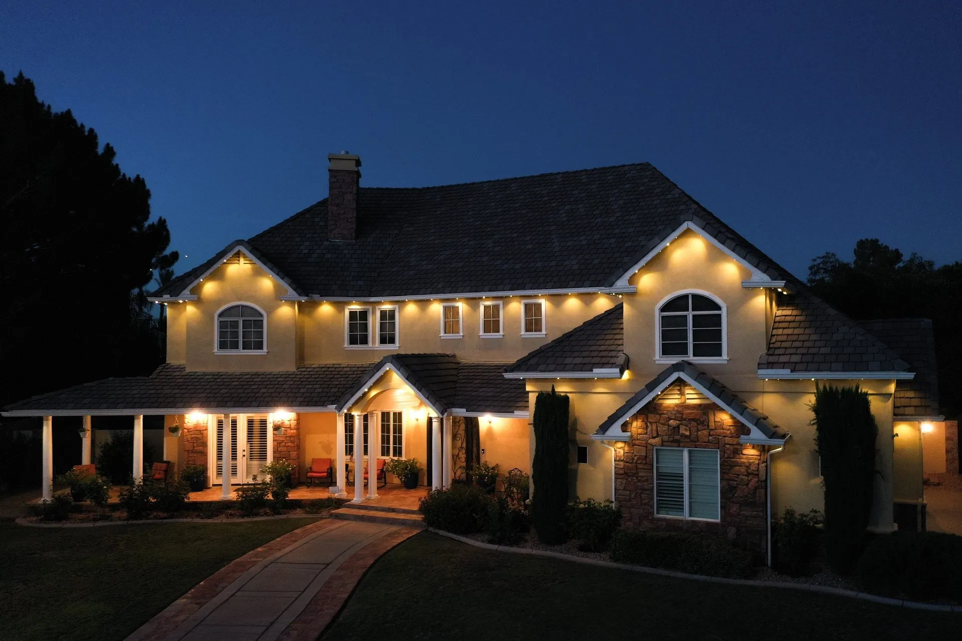 Architectural accent lighting installation