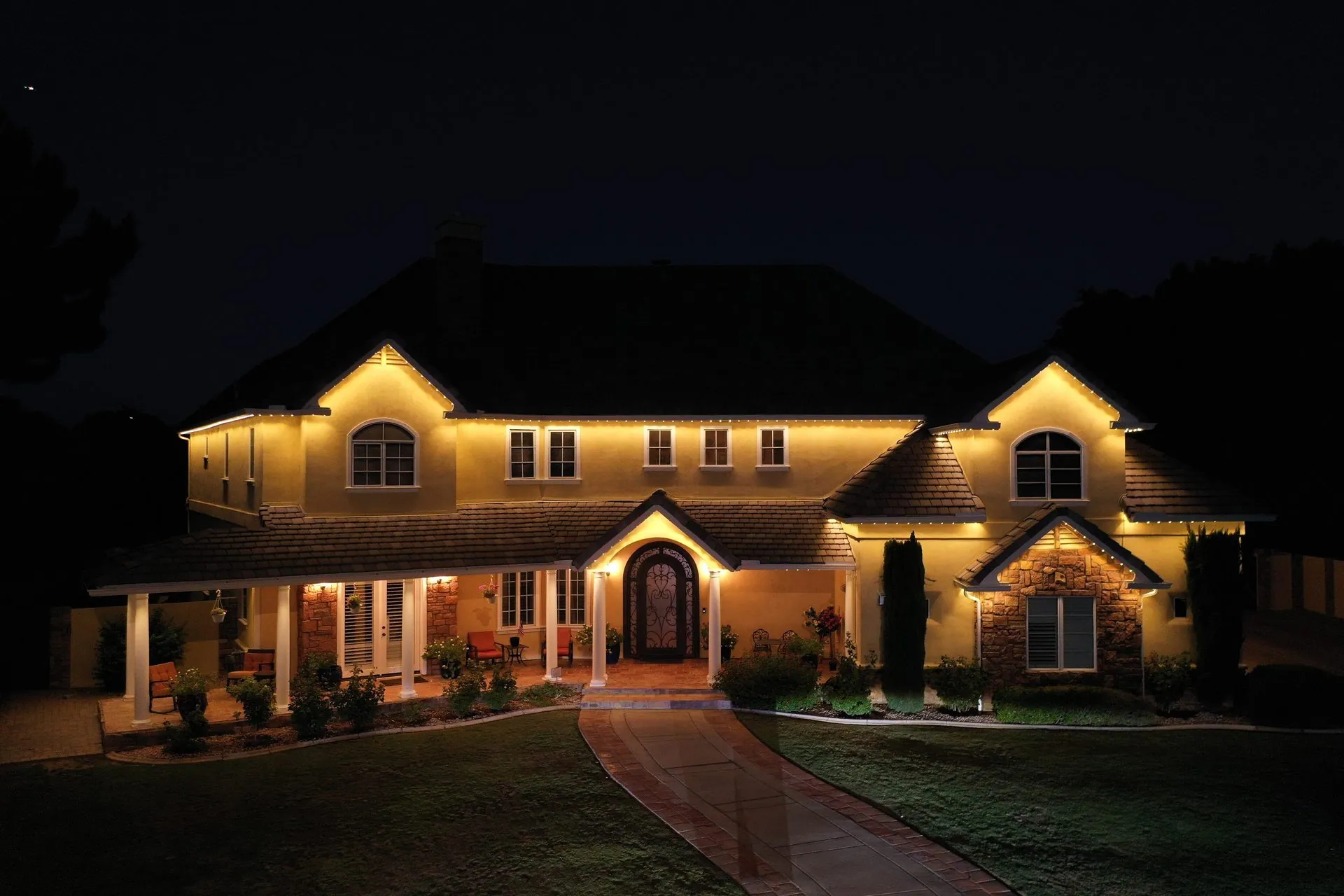 Permanent accent lighting on residential exterior