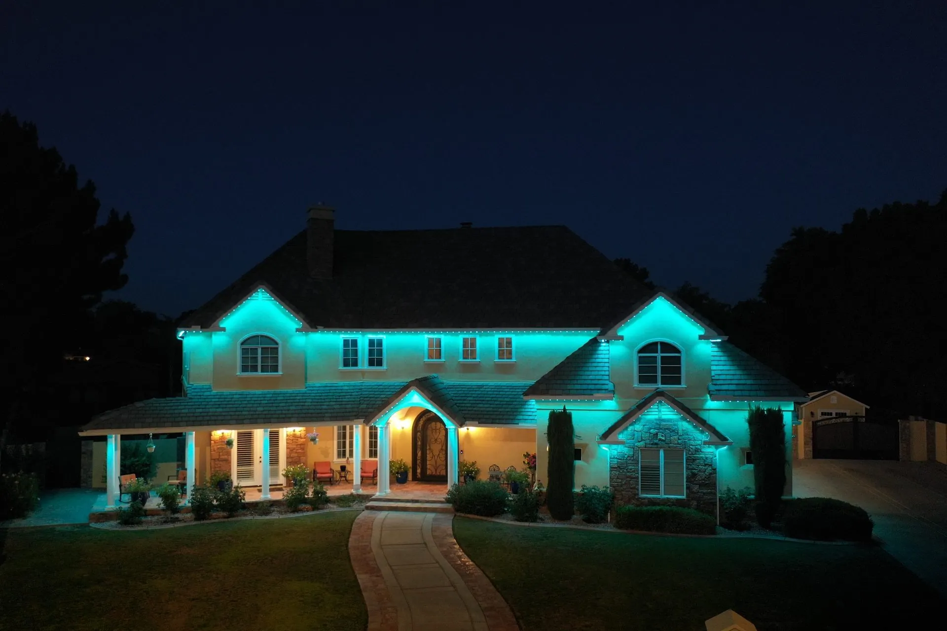 Permanent outdoor lighting installation