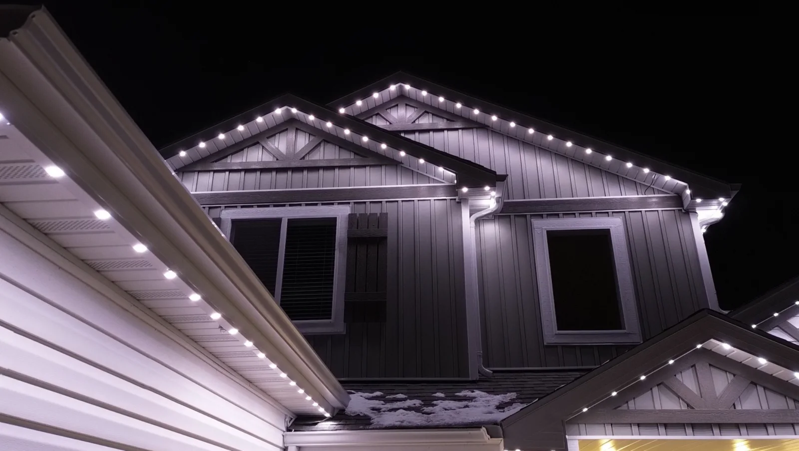 Illustrative roofline lighting preview in pure white
